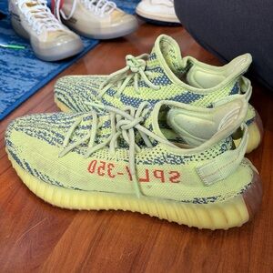 Adidas Yeezy Boost 350 V2 - Yellow